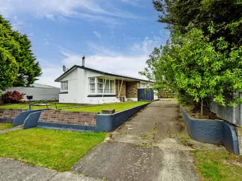 15 Dunbeath Crescent, Kew