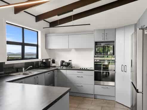 416 Sandes Street, Thames