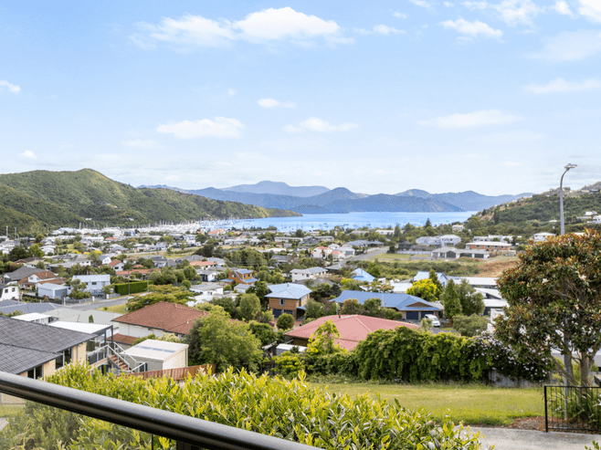 10 Moana Heights, Waikawa