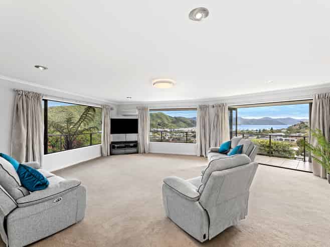 10 Moana Heights, Waikawa