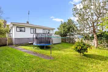 19 LOUGHANURE PLACE, Massey