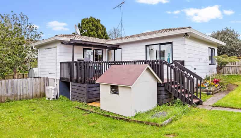 19 LOUGHANURE PLACE, Massey