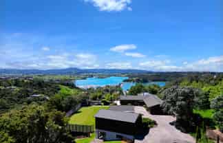 76 Brick Bay Drive, Sandspit