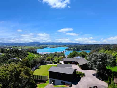 76 Brick Bay Drive, Sandspit