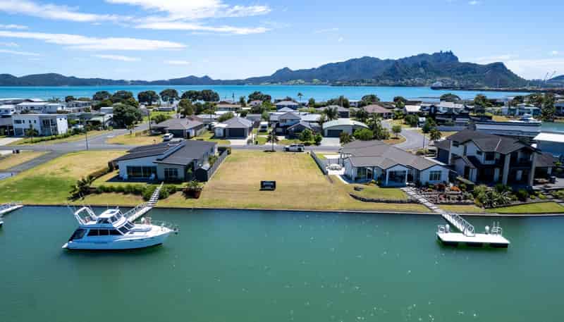 16 Finch Street, One Tree Point