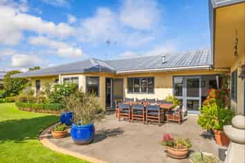 57 Potae Avenue, Lytton West