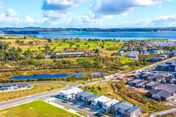 10 Kowaitau Avenue, Beachlands