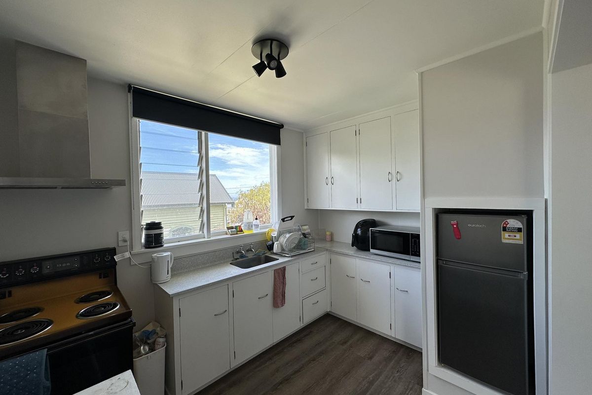 Modernised character home in central location - Widok 3