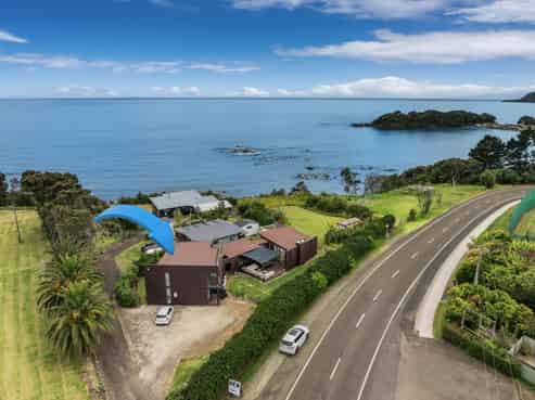 6825 State Highway 35, Te Kaha