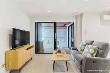 210/4 Bute Road, Browns Bay
