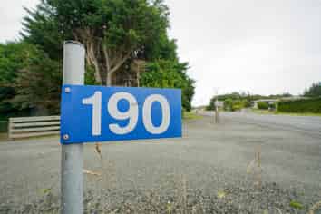 190 Otatara Road, Otatara