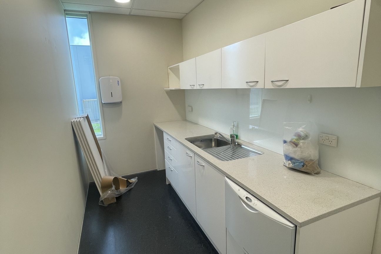 383.8sqm office space at 4 Pavilion Drive – pohled 5