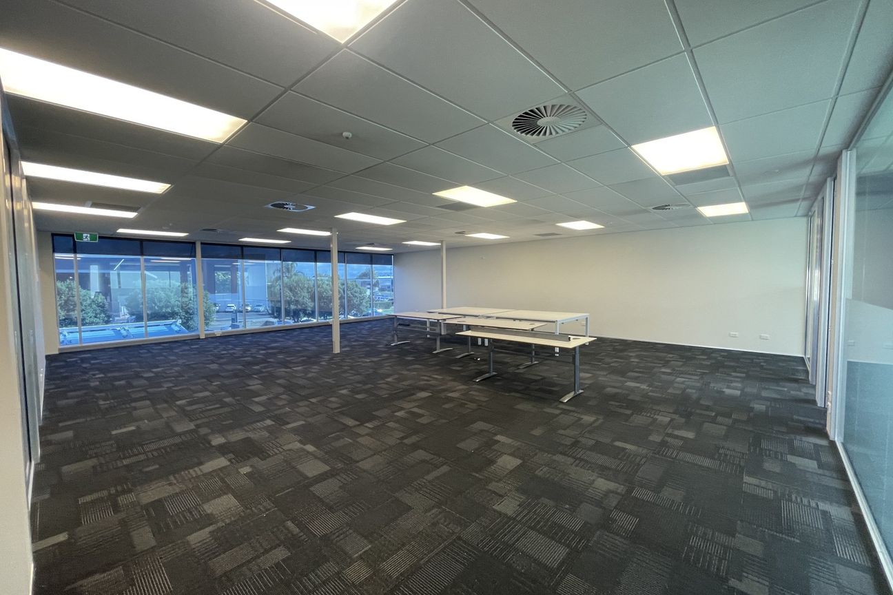 383.8sqm office space at 4 Pavilion Drive – pohled 4