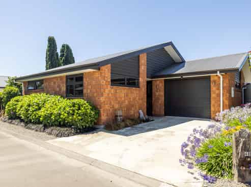 4B Read Crescent, Clive