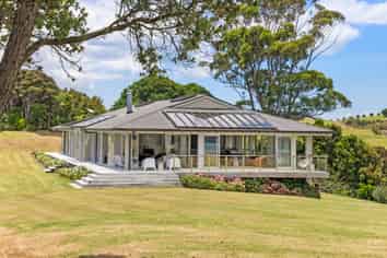 345 Gordons Road, Waiheke Island