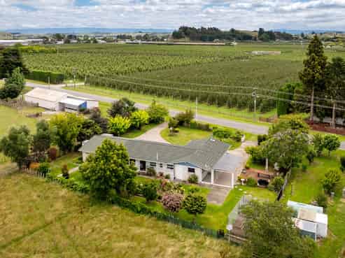 68 Hill Road, Twyford