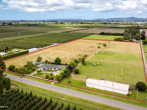68 Hill Road, Twyford