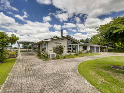 68 Hill Road, Twyford