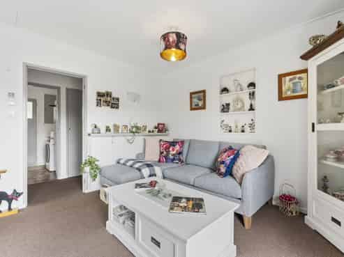 73 Great North Road, Saint Johns Hill