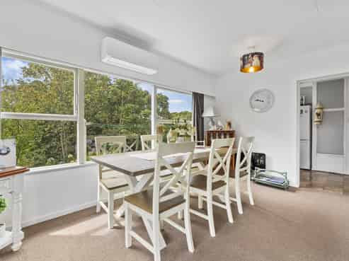 73 Great North Road, Saint Johns Hill