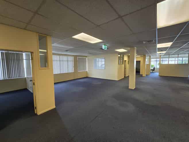 1,390sqm Lambie Drive office