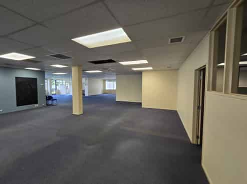 1,390sqm Lambie Drive office