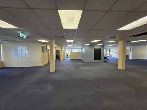 1,390sqm Lambie Drive office