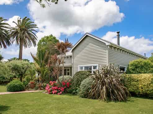 85 Queen Street, Westport