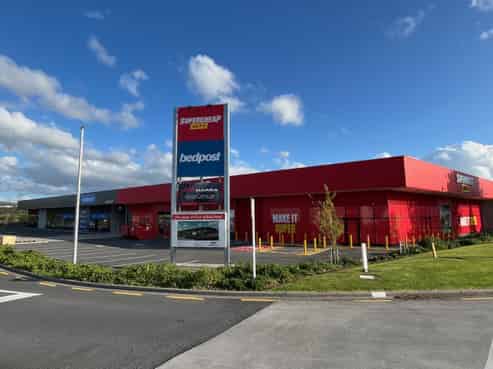 Spacious retail space in Tauriko!