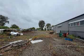Secure 850m² Industrial Yard in Glendene