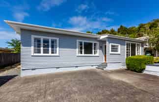 18 Chester Road, Tawa