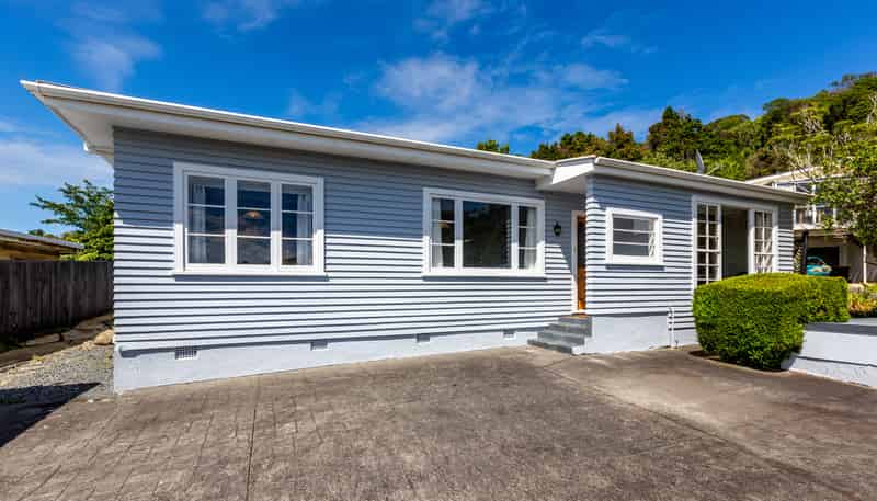 18 Chester Road, Tawa