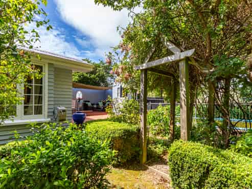 18 Chester Road, Tawa