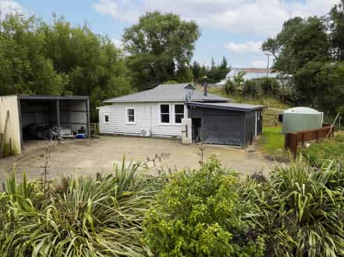 1235 Panikau Road, Pouawa