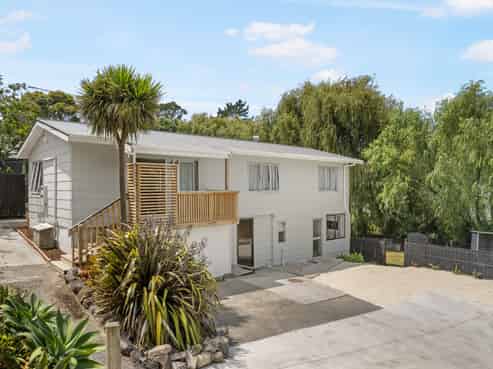 101A Kemp Road, Massey