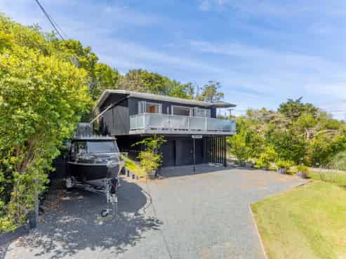 57 Clinton Road, Tawharanui Peninsula