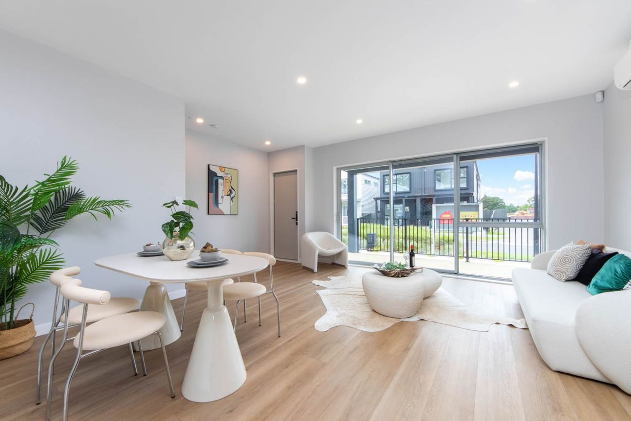 Vibrant, Spacious, and Trendy - Vista 2