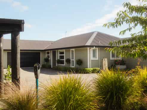 169 Dominion Road, Mahana