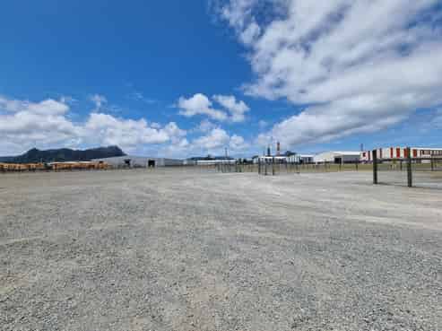 1000 sqm laydown area