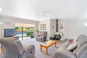 15 Eggleton Road, Patumahoe