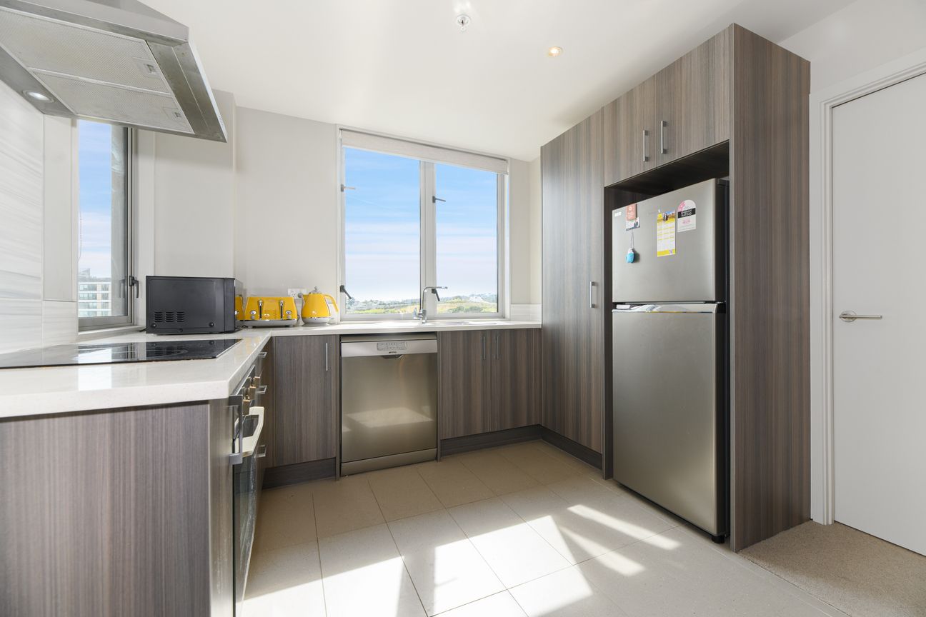 Asking Price $749,000 | Elevated & Corner - Ansicht 6