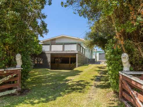 847 Hokio Beach Road, Hokio Beach