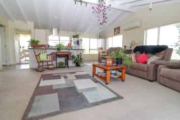 109 Vernon Street, Thames