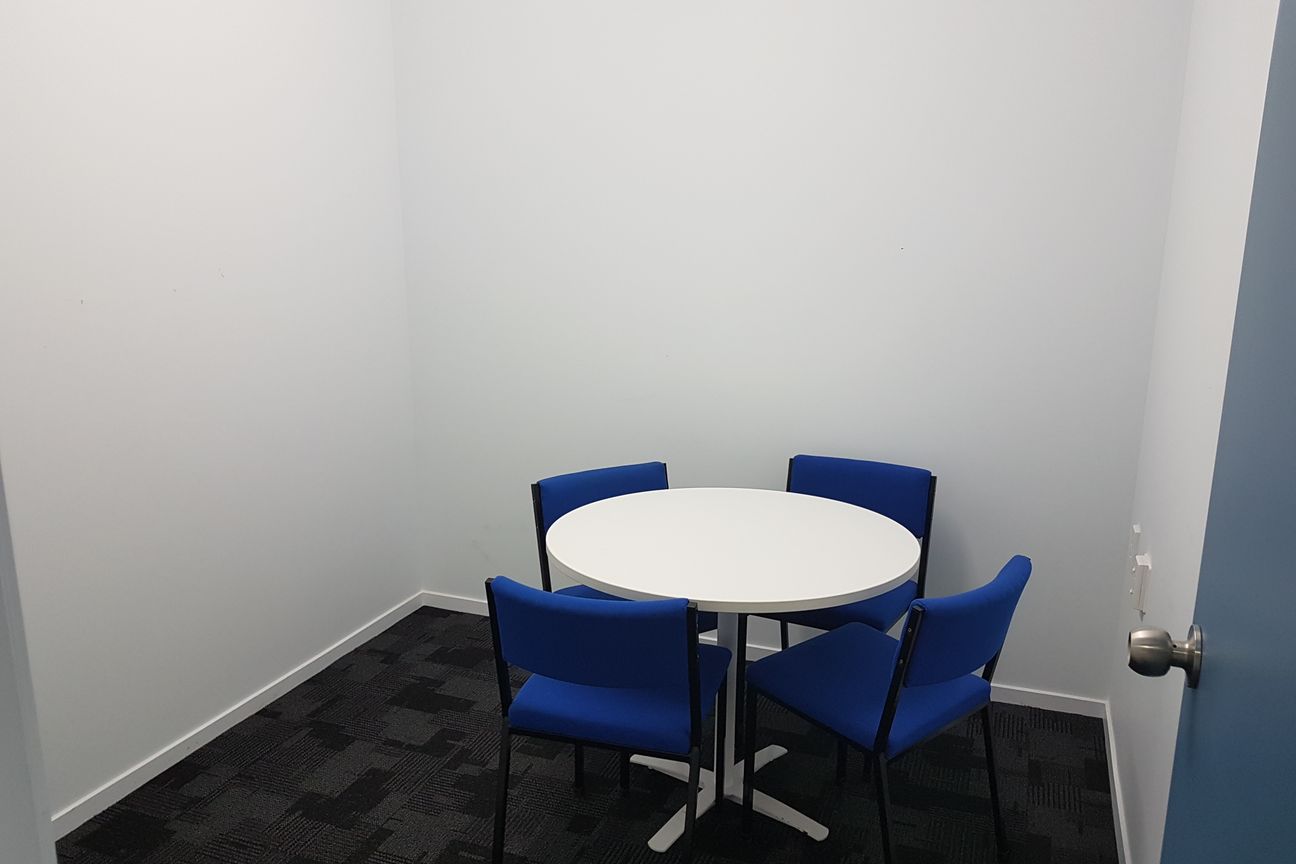 Inner City Office Space - Widok 5