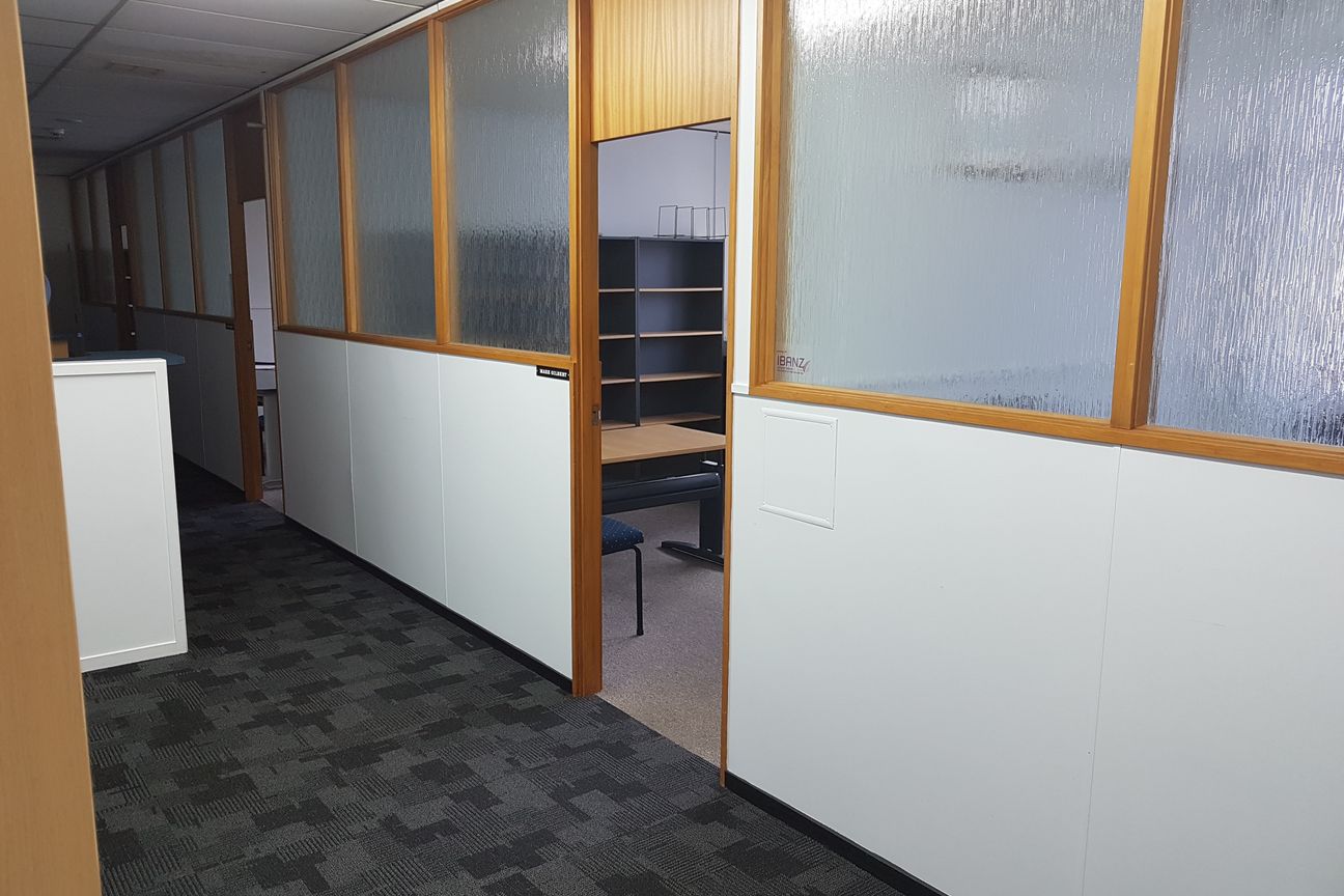 Inner City Office Space - Widok 6