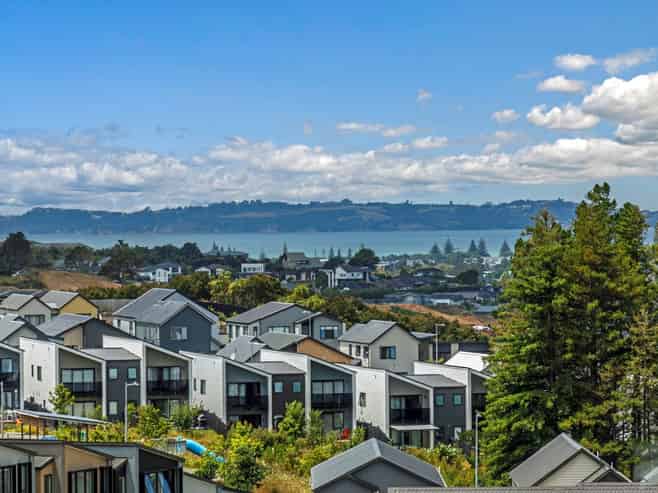 37 Kikorangi Drive, Orewa