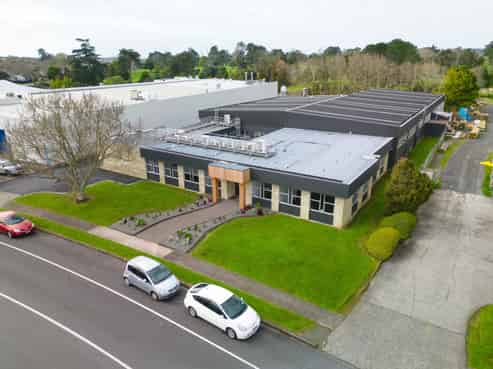 Functional industrial with ample yard
