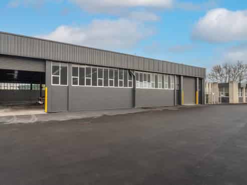 Functional industrial with ample yard