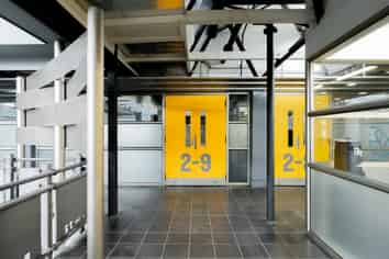 Effortless Business in a Modern Space