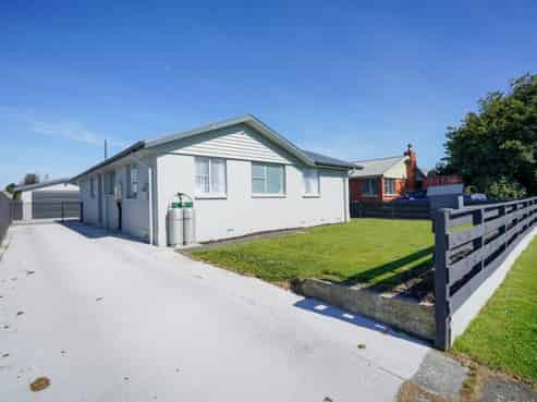 75 Glenalmond Crescent, Rockdale